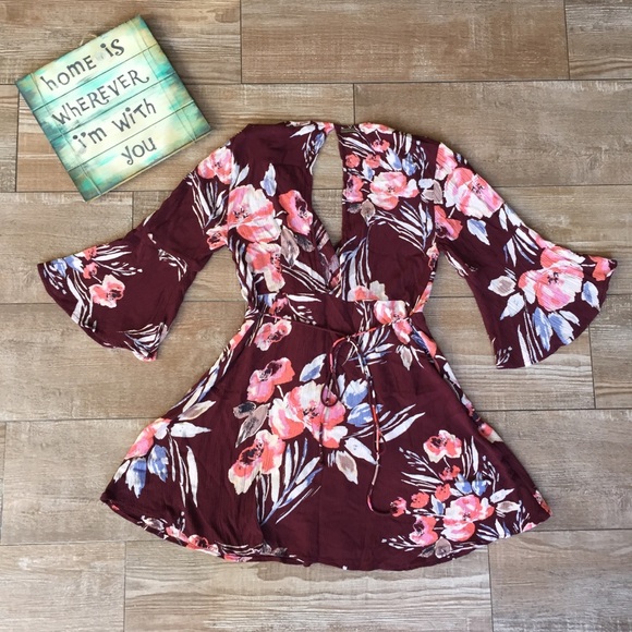 *SOLD*  Billabong Floral 🌸 Bell Sleeve Mini Dress - Picture 6 of 8